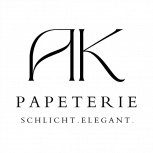 schwarzes Firmenlogo AK Papeterie aus den Buchstaben A K und dem Schriftzug schlicht elegant