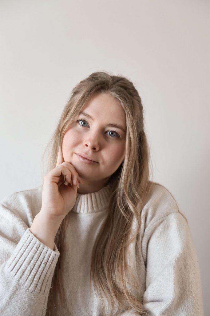 Anna, die Shop Inhaberin von AK Papeterie