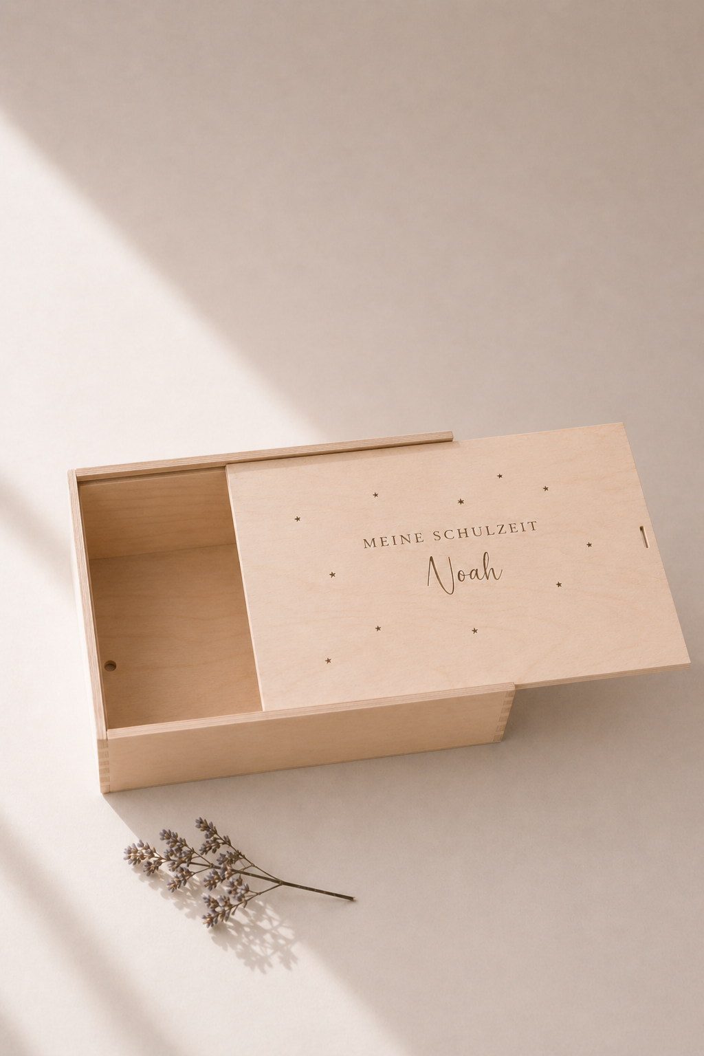 Erinnerungskiste Holz personalisiert, Schulzeit – Bild 2