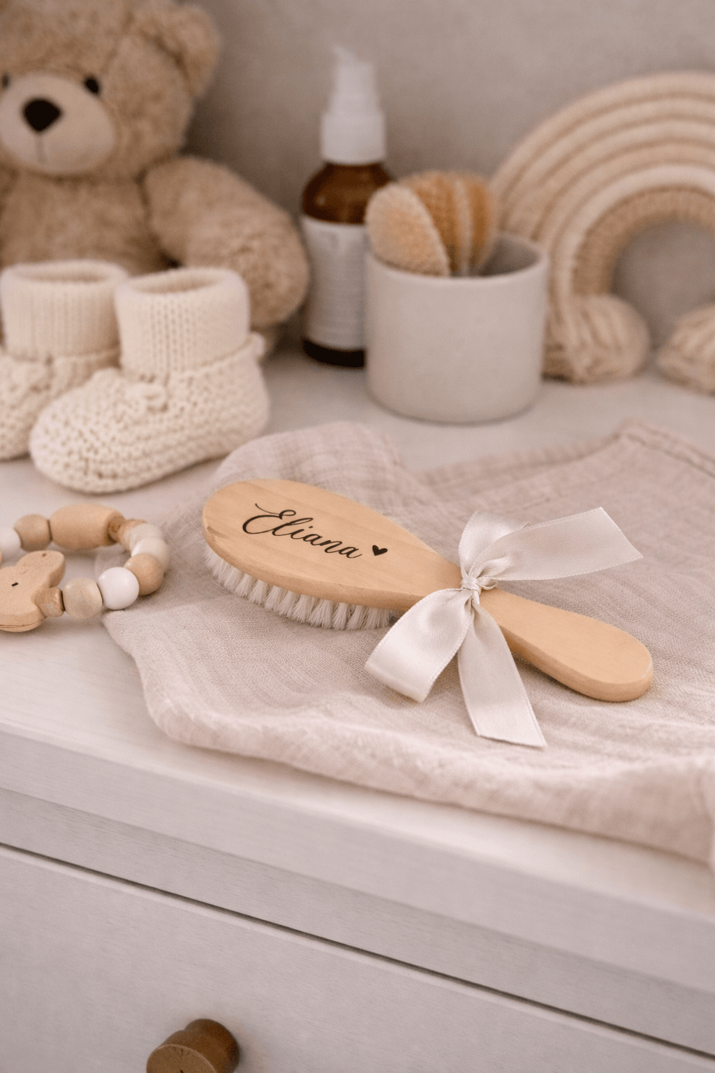 Personalisierte Babyhaarbürste aus Holz mit Ziegenhaar – Bild 4