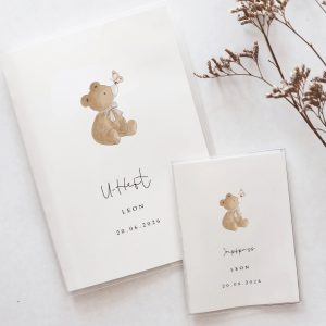 Personalisiertes U-Heft und Impfpassset mit von Hand illustriertem Bärenmotiv